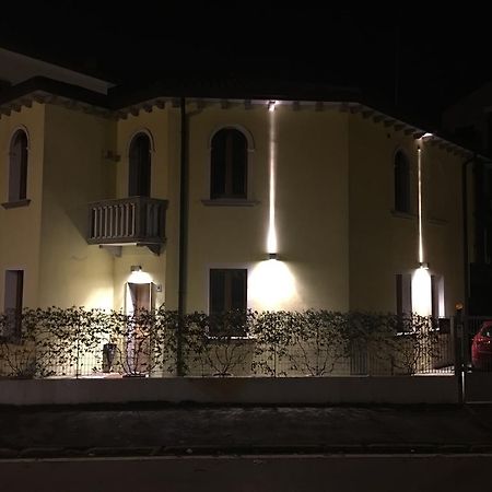 Villa Ricordi เมสเตร ภายนอก รูปภาพ